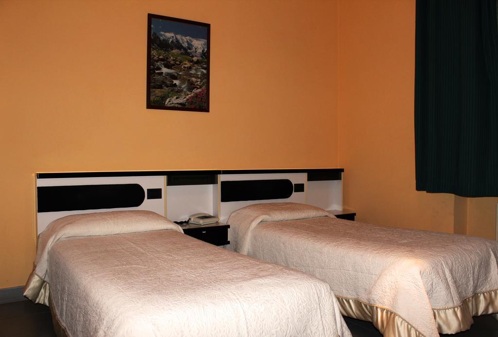 Hotel Falisco Fabrica di Roma Room photo