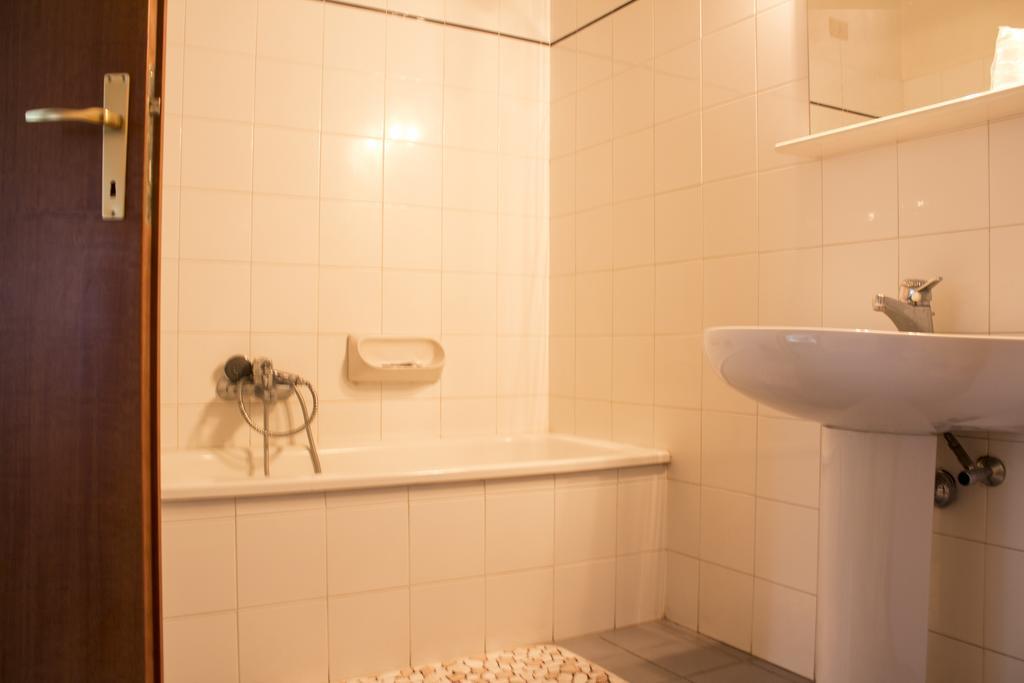 Hotel Falisco Fabrica di Roma Room photo