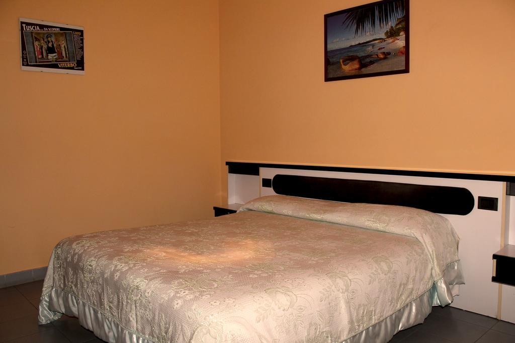 Hotel Falisco Fabrica di Roma Room photo