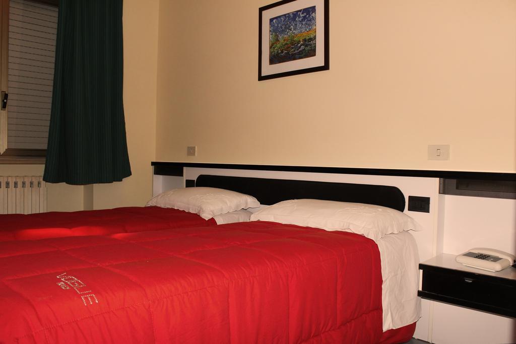 Hotel Falisco Fabrica di Roma Room photo